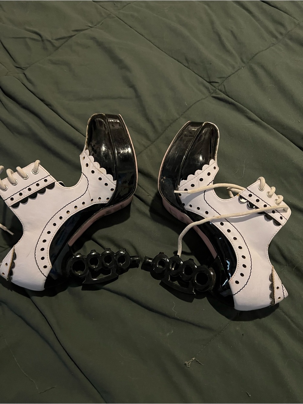 Women’s Two-Tone Lace-Up Brogue Flats - White and Black - Picture 2 of 5